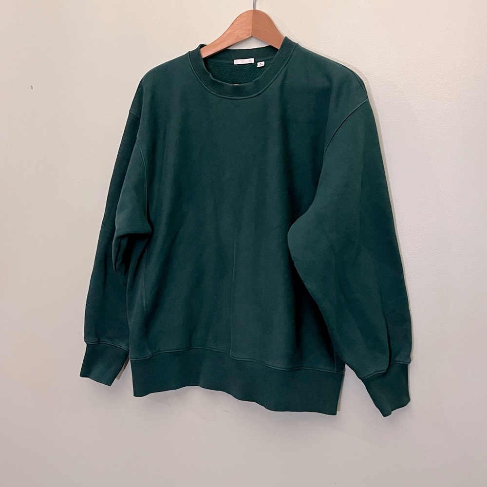 G4 men sweatshirt size XL, length 26 1/2 inches, shoulder 21 1/2 inches,